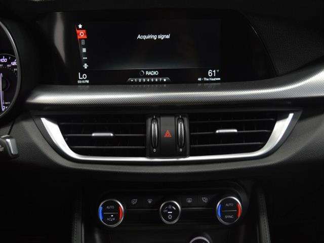 Alfa Romeo Stelvio 2018 photo 9